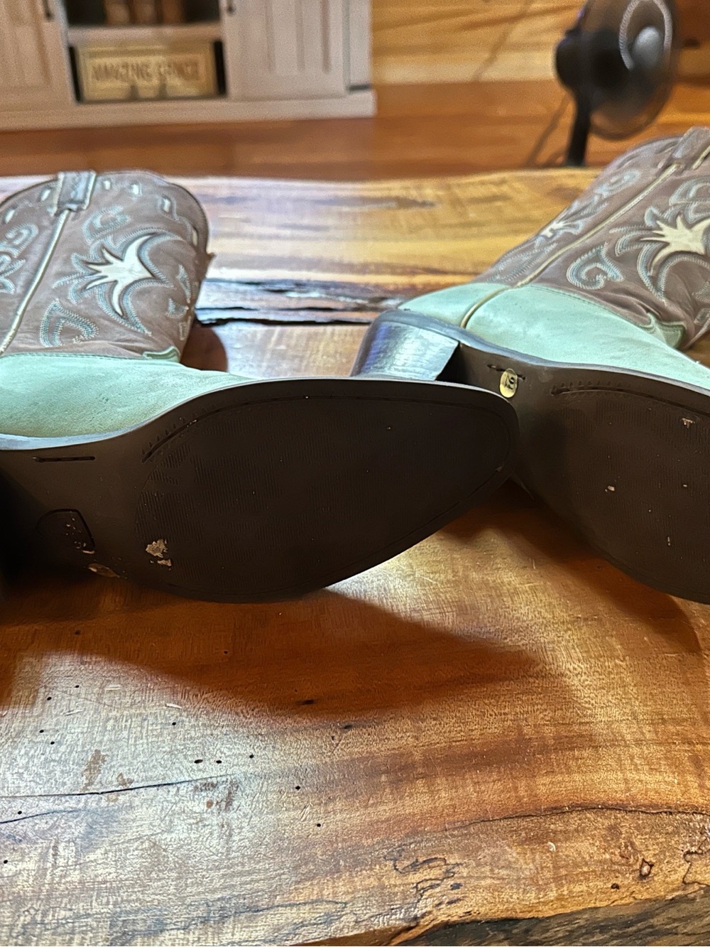 Ariat Black Rubber Boot Sole with Logo turquoise and brown - Picture 6 of 10